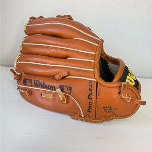 Wilson A2291 T-Ball Glove 9” Youth Pro Pleat Brown Leather